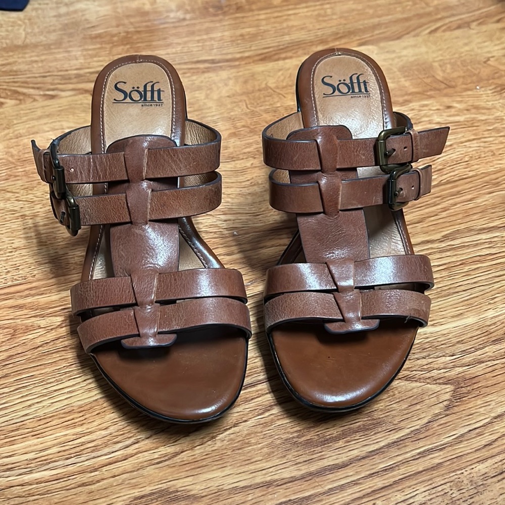 Sofft leather heels